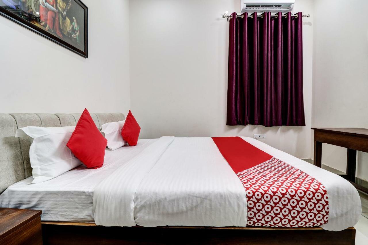Oyo 38208 Hotel Prakash Kunj Lucknow Exteriör bild