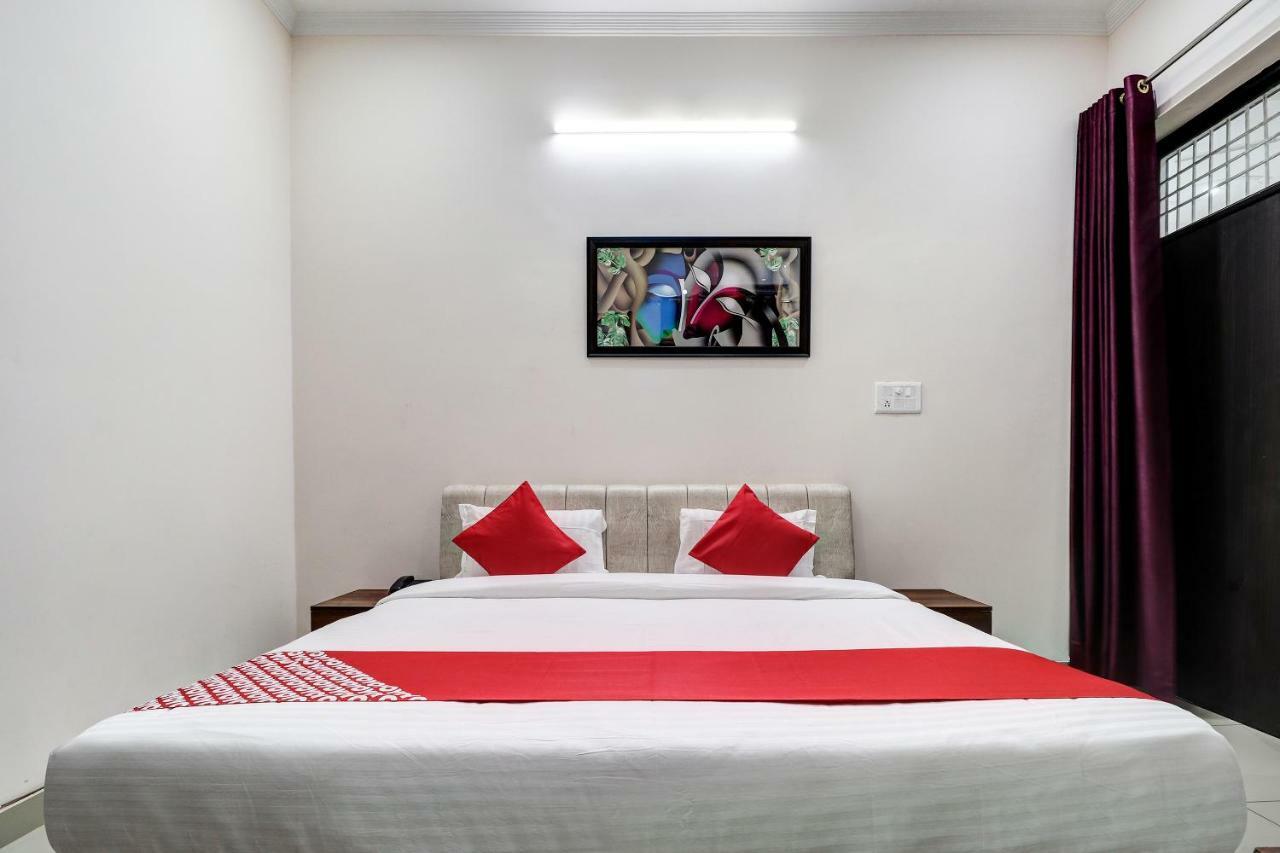 Oyo 38208 Hotel Prakash Kunj Lucknow Exteriör bild