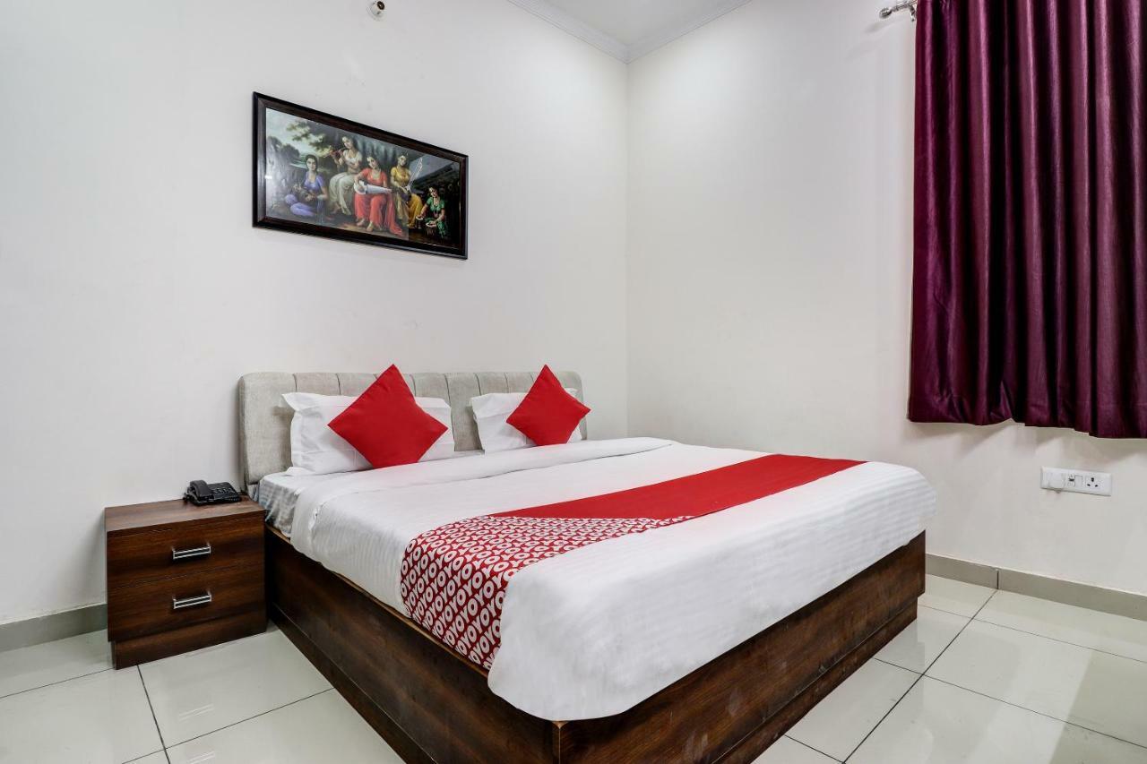 Oyo 38208 Hotel Prakash Kunj Lucknow Exteriör bild